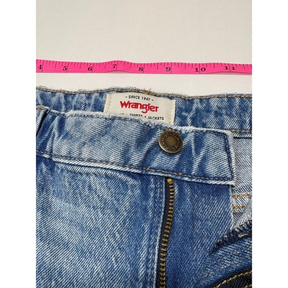 Wrangler Women's Mid Rise Vintage Denim Shorts Size 14 NWOT - Picture 7 of 13